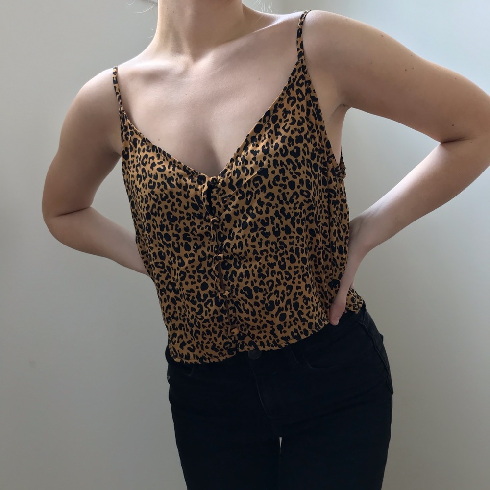Leopard-print crop top!